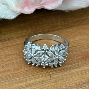 Avon Vintage Crystal Cluster Statement Size 6 Ring Silver Floral NIB 2008 362
